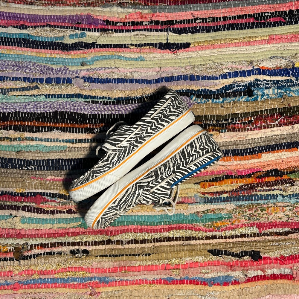 Sperry 🦓 Zebra Print Sneakers 👟 - Picture 4 of 5